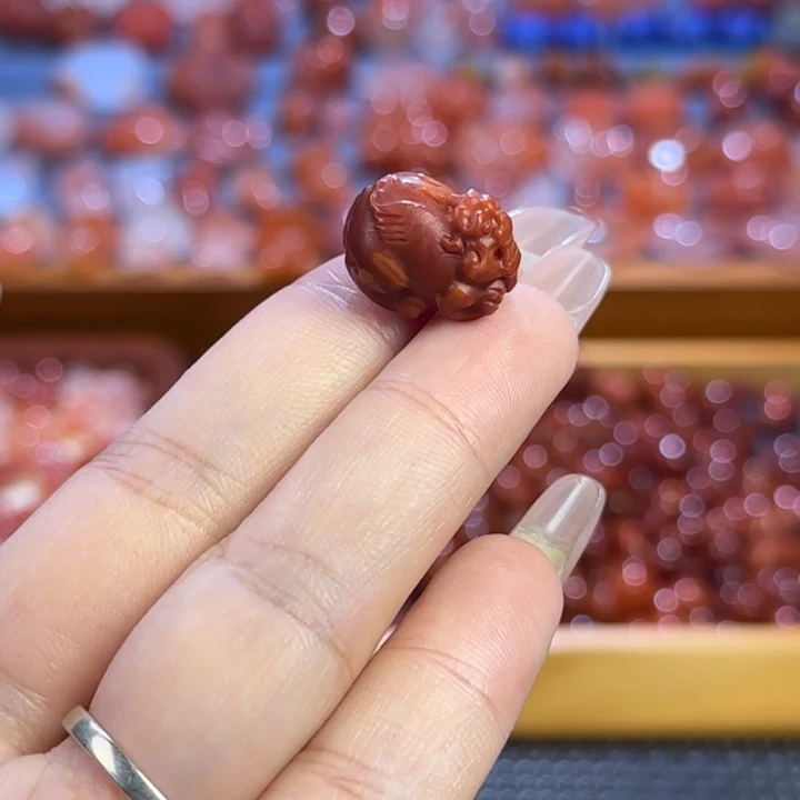 南红玛瑙未镶嵌珠宝半成品貔貅