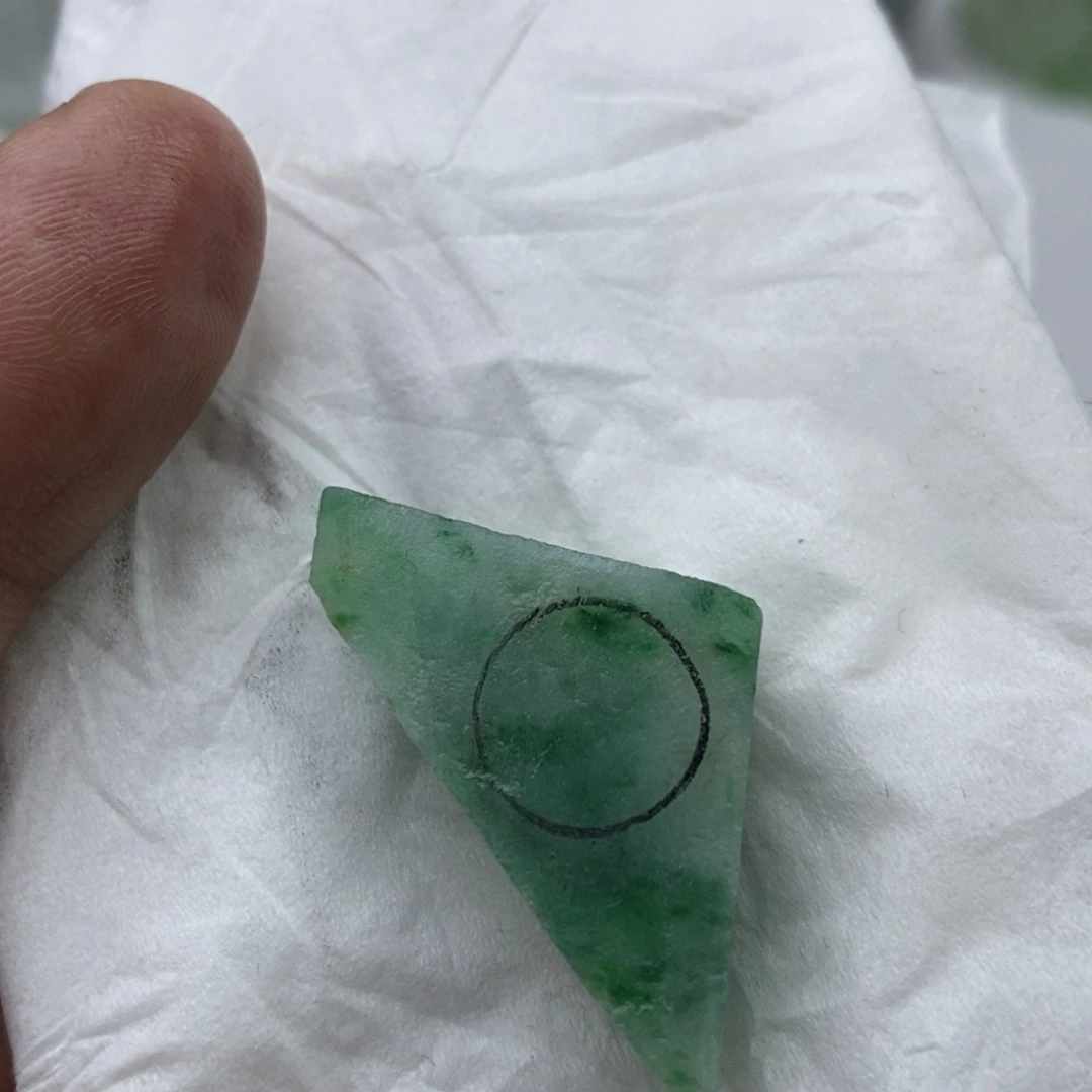 定制翡翠未镶嵌峰*