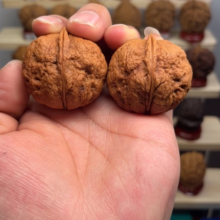 核桃文玩铁核桃开背元宝39尺