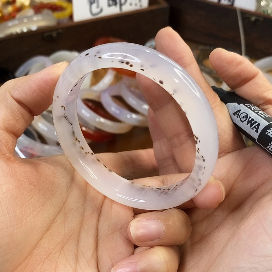 玛瑙/玉髓未镶嵌手镯C101。60.2圈