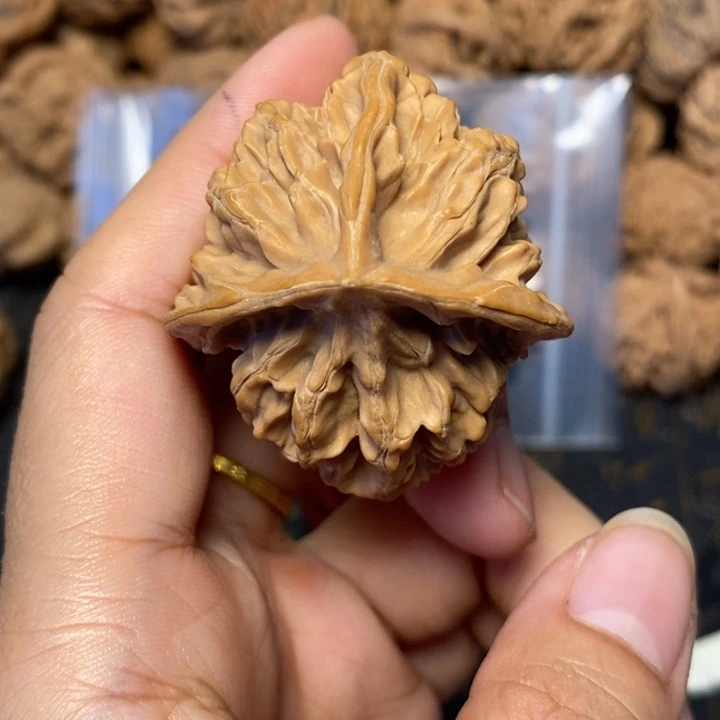 C***a文玩核桃吊坠文玩核桃异形单只