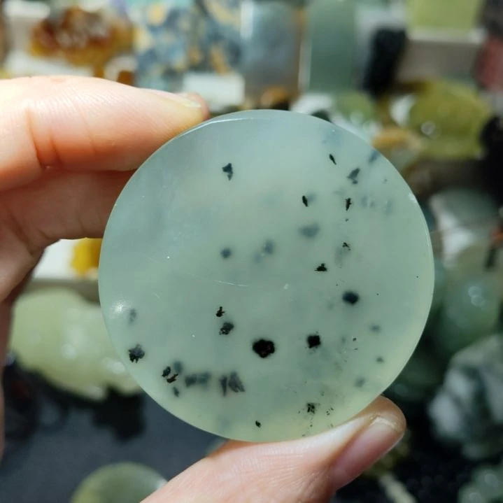 岫玉未镶嵌挂坠款式