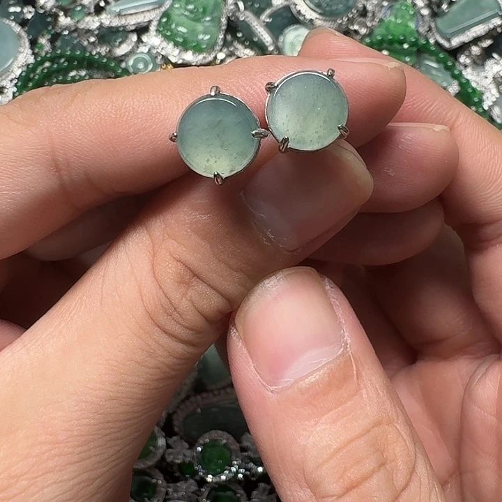 翡翠未镶嵌颈饰天然A货翡翠放漏