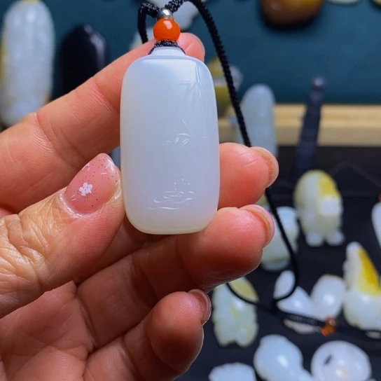 【闪购商品】和田玉颈饰未镶嵌青**衣