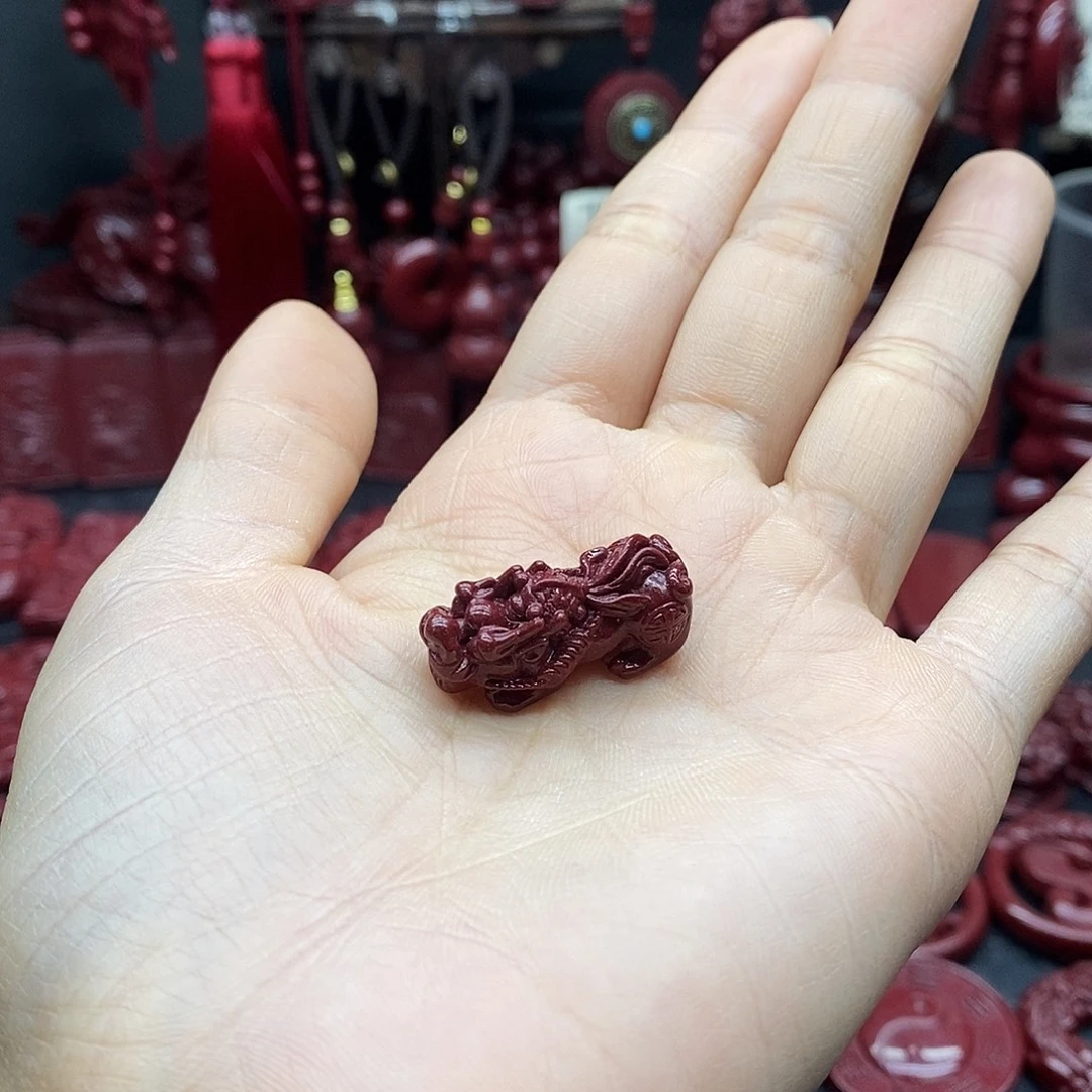 天然辰砂小貔貅配件
