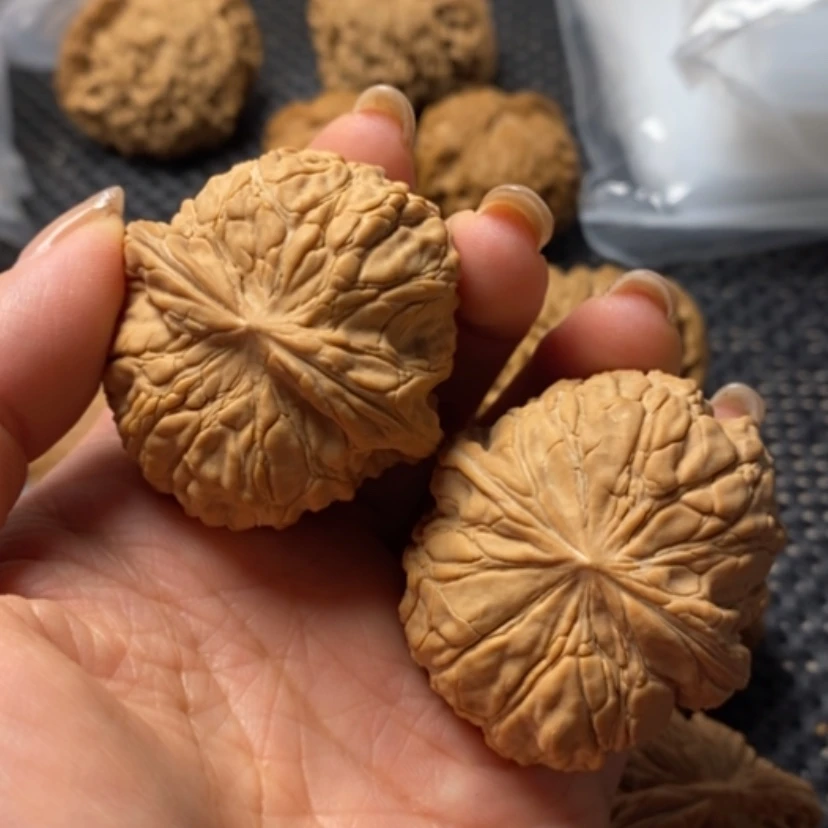 【闪购商品】文玩核桃吊坠厚**物