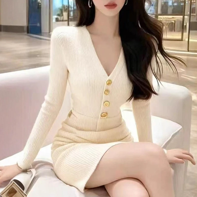 名媛风V领针织打底裙女2025年新款修身显瘦包臀裙秋冬内搭连衣裙