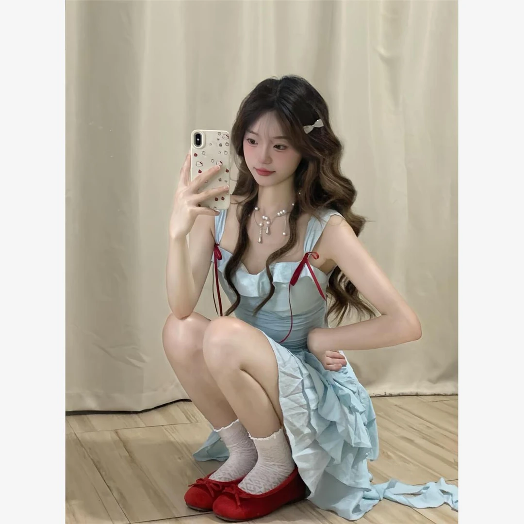 法式温柔风重工荷叶边吊带连衣裙夏季新款小众设计收腰显瘦短裙女