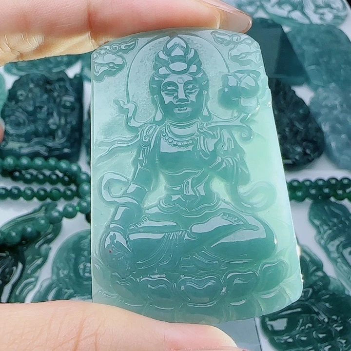 翡翠未镶嵌颈饰多样性发货天然的A货翡翠