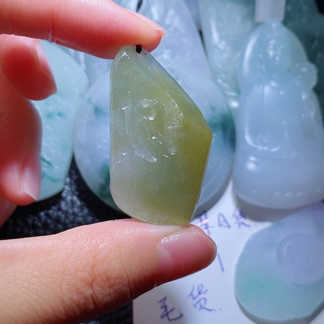 未镶嵌定制翡翠付款后确认抛光