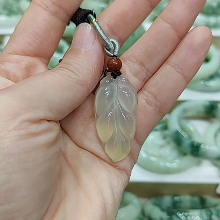 蛇纹石玉颈饰未镶嵌多样性拍一发一