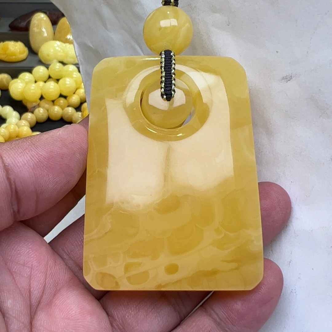 【闪购商品】琥珀裸石银S925镶嵌小**?49克送那个大戒指