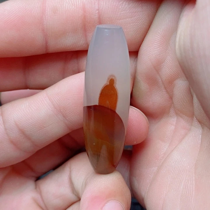 一***光玛瑙/玉髓颈饰未镶嵌