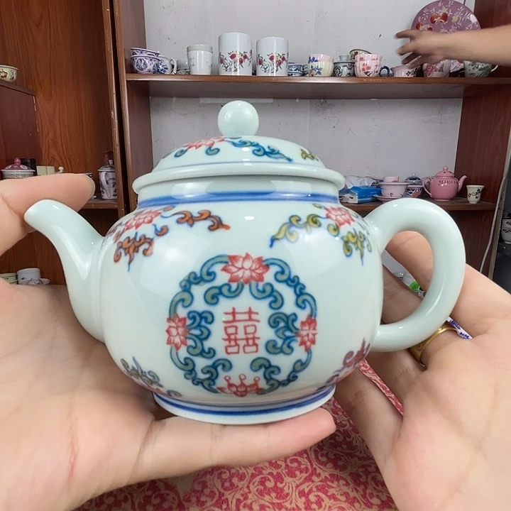 景德镇陶瓷绿嘻嘻团喜壶
