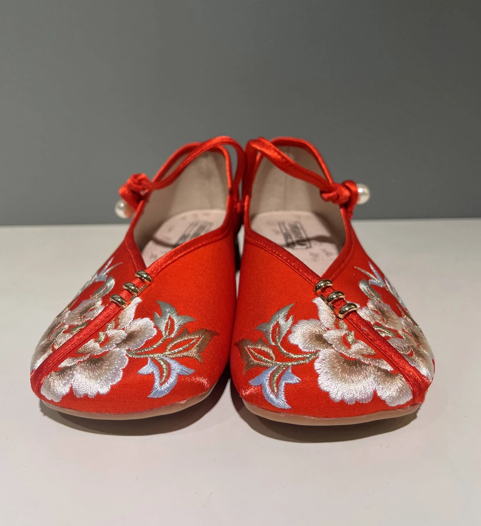 老美华春季女士日常通勤一带浅口礼服鞋 441201101