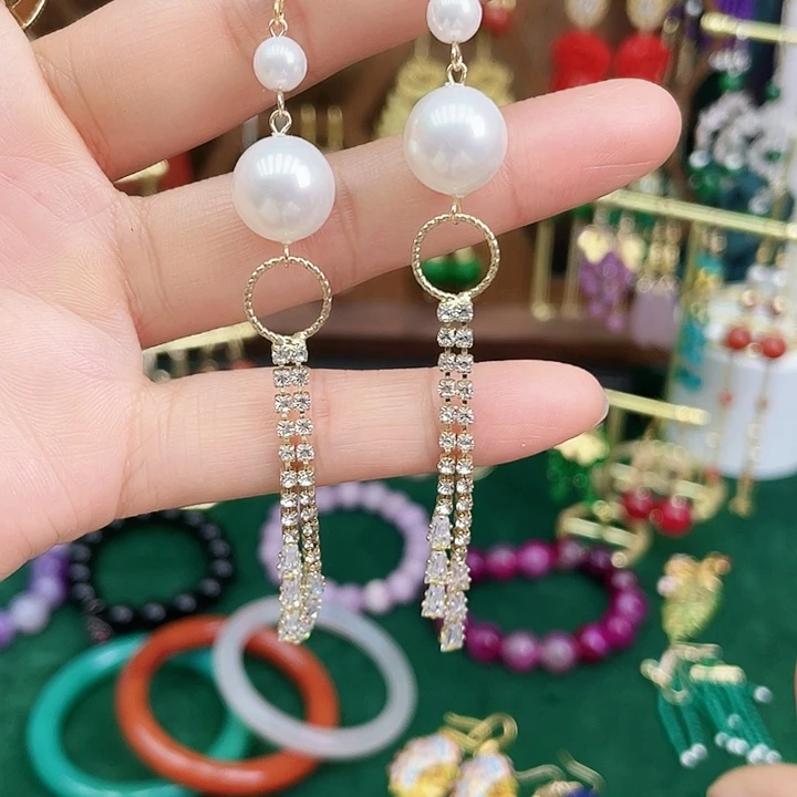 石英质玉合金耳钉