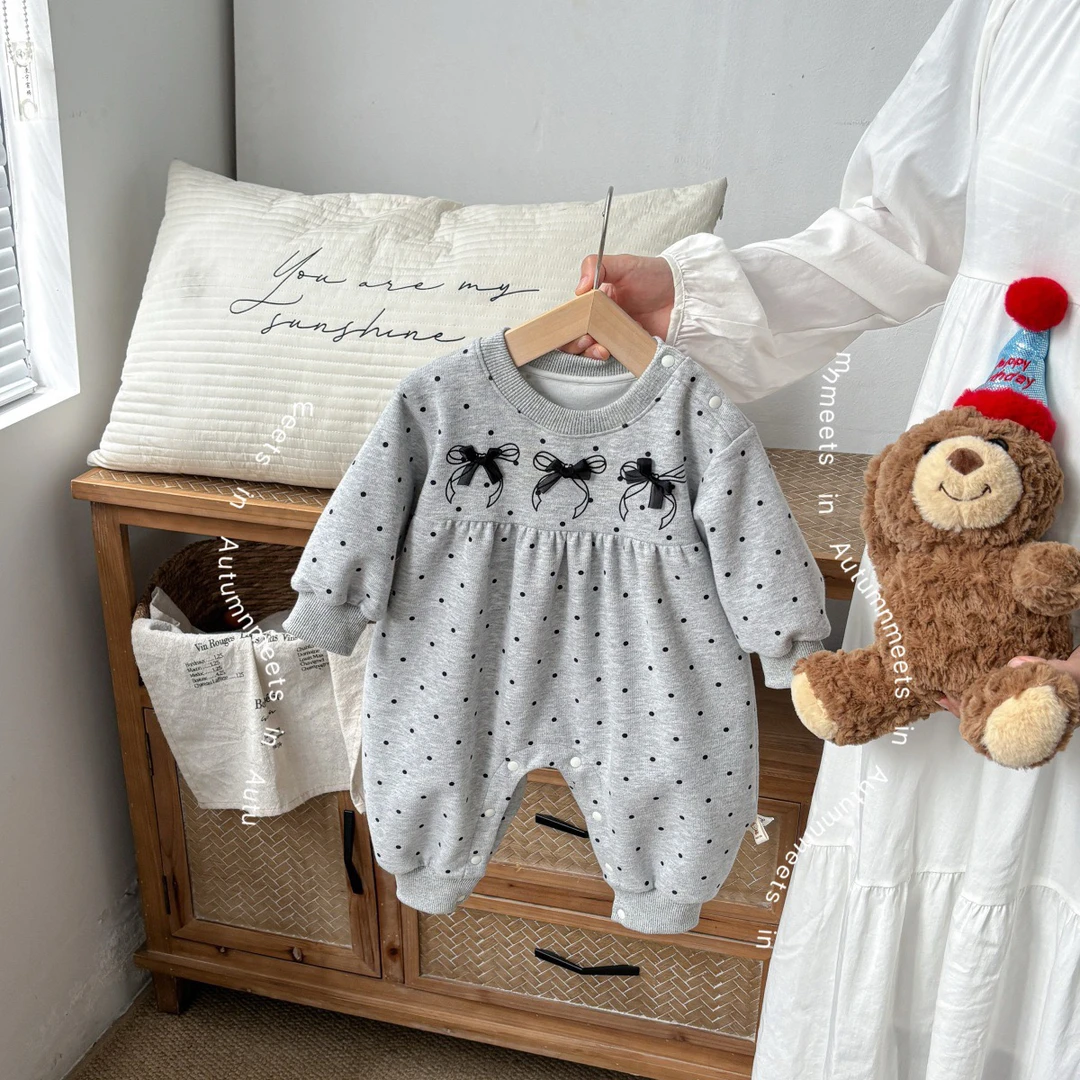 婴儿衣服春秋网红蝴蝶结波点印花爬爬服亲肤舒适长袖哈衣外出服潮