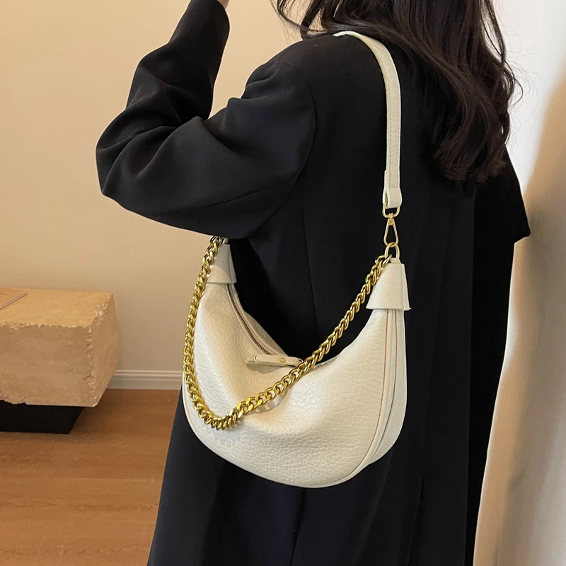 秋冬新款女包饺子包纯色单肩链条斜挎包韩版简约小众腋下包休闲