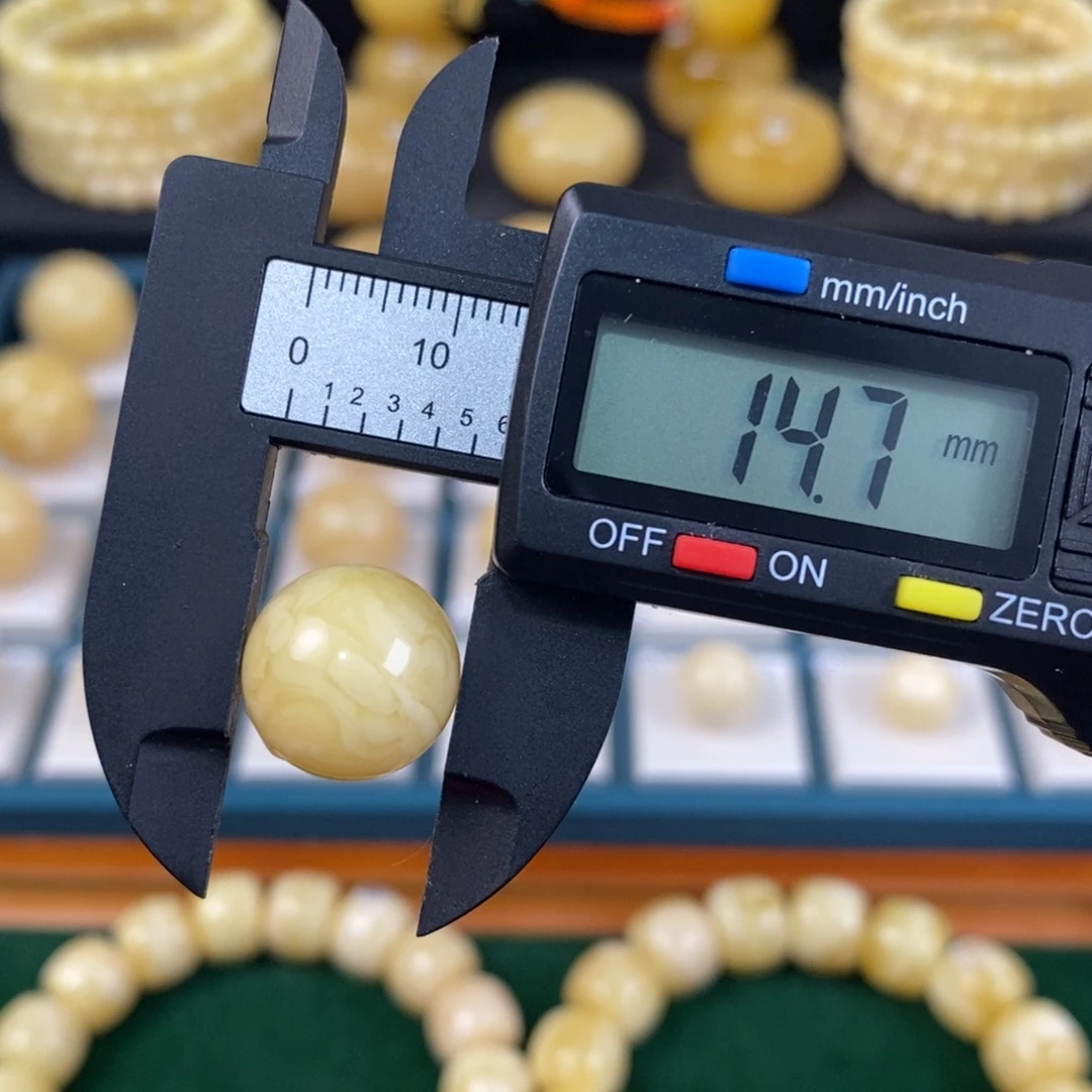 未镶嵌蜜蜡珠宝奇石