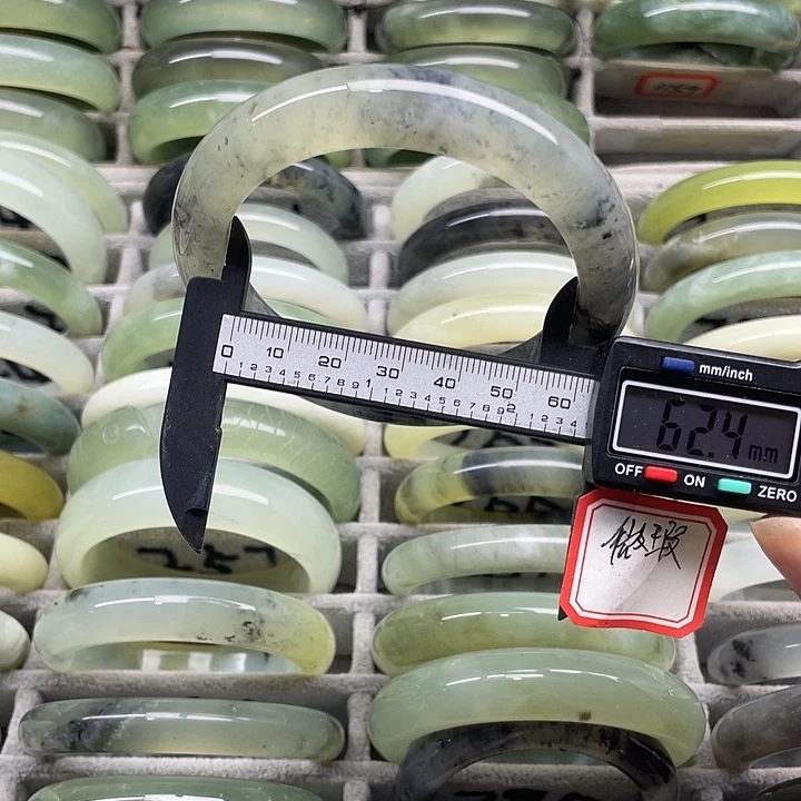 未镶嵌蛇纹石玉手镯250