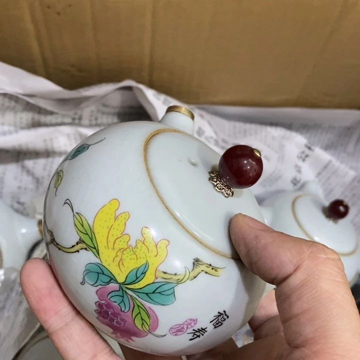 陶瓷艺术品及陶瓷壶壶