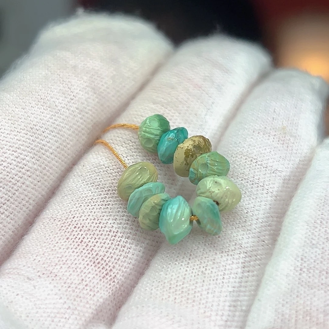 绿松石未镶嵌珠宝奇石