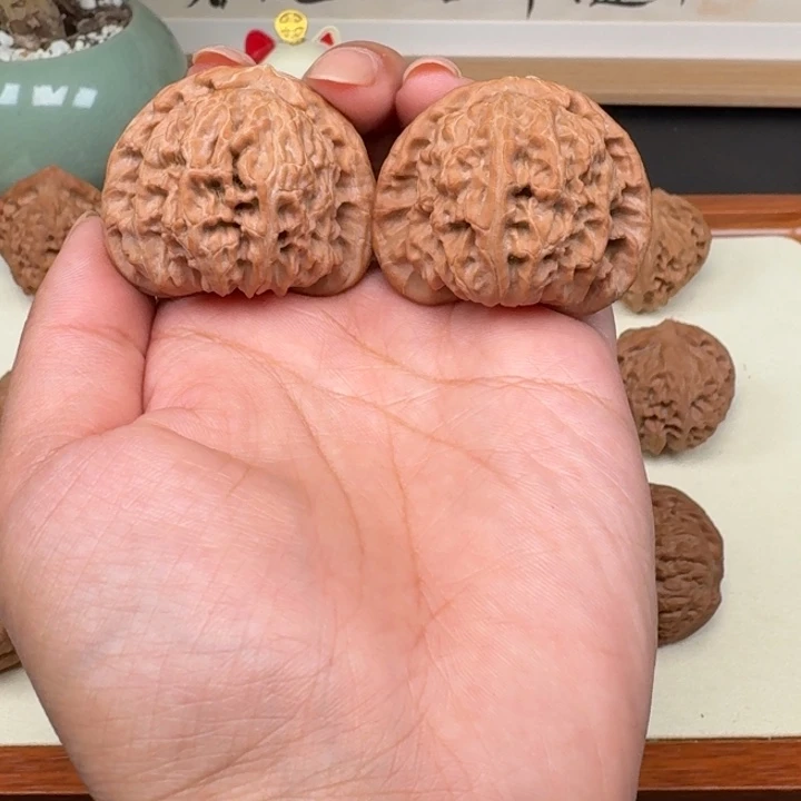 文玩核桃把件全品白狮子42