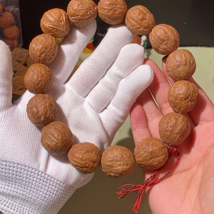 文玩核桃手串……10