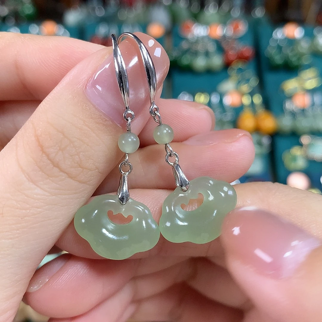 和田玉银S925镶嵌耳饰如意卡16左右