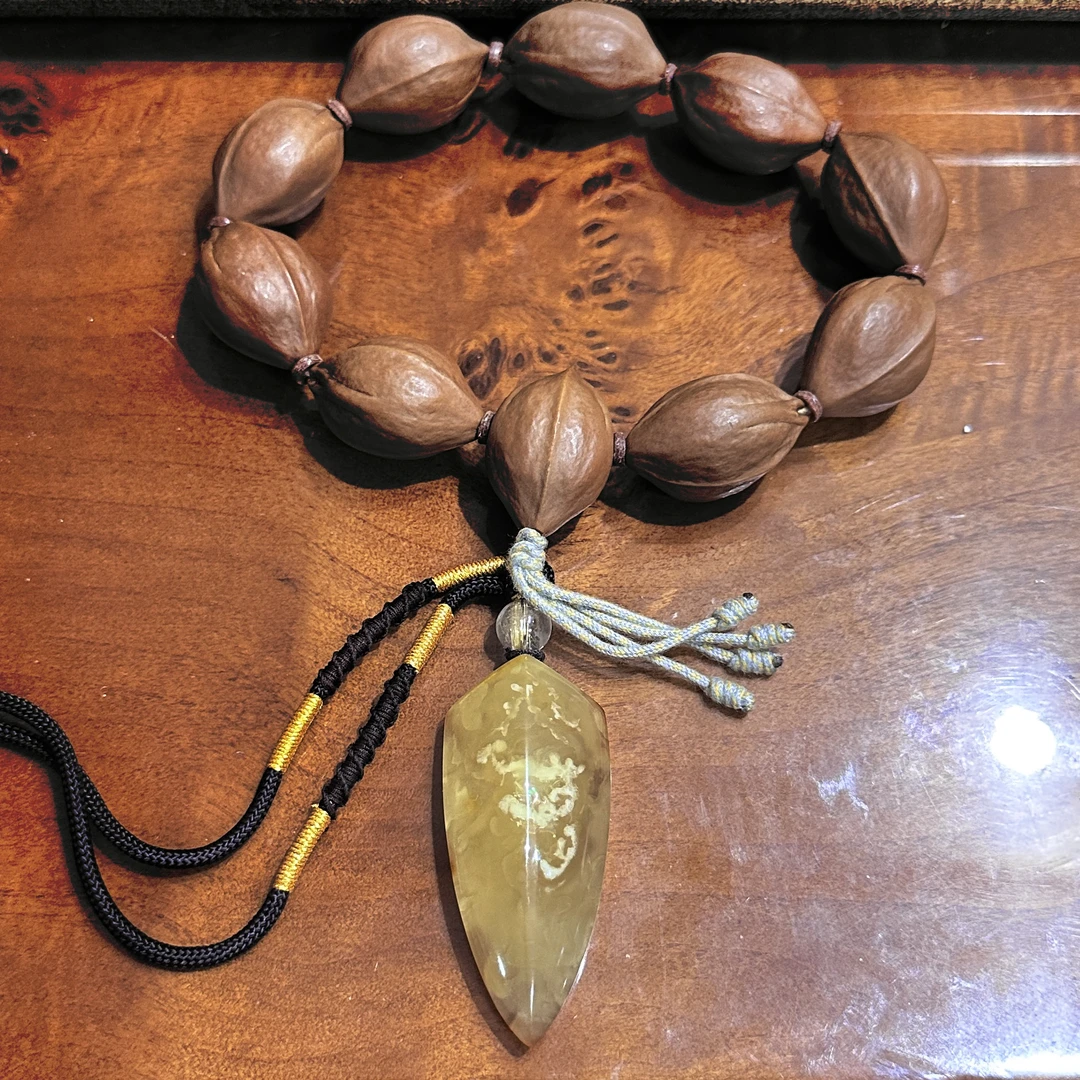 蜜蜡蜜糖白花盾牌梅林铁核手持