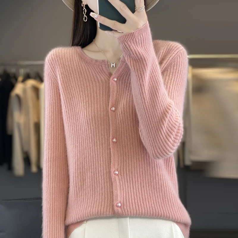 幽容小贵气！新款系扣羊毛开衫女圆领时尚坑条小V领羊毛衫毛衣