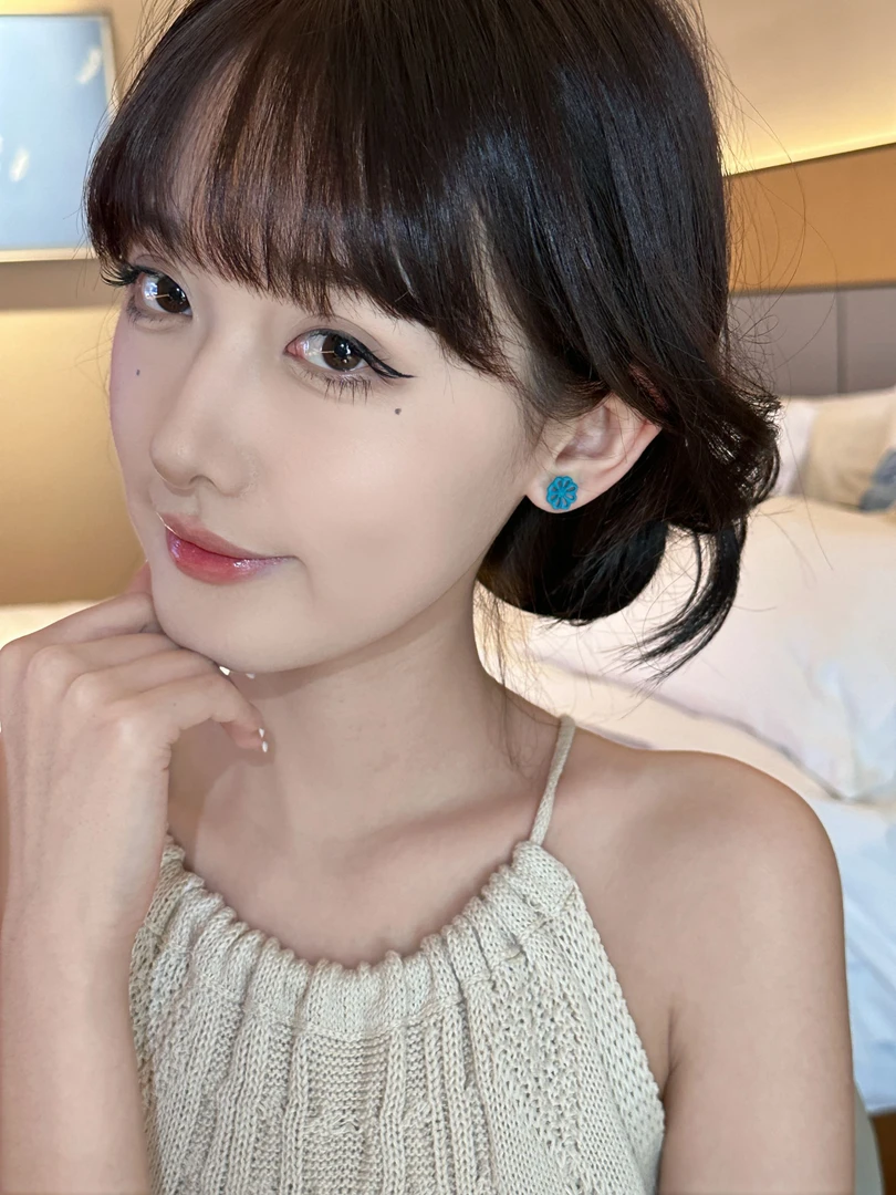 合金珐琅耳饰 显白！清凉感蓝色耳钉女气质小众耳环春夏度假耳饰