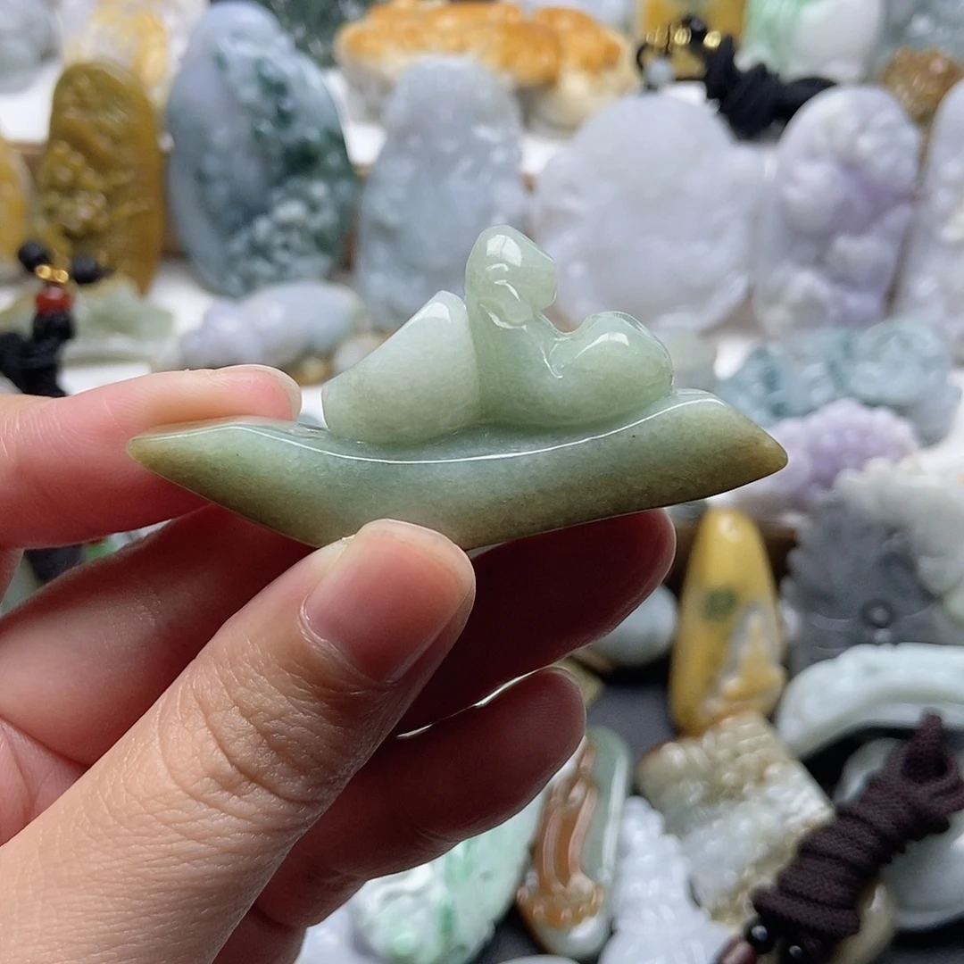 翡翠未镶嵌颈饰翡翠