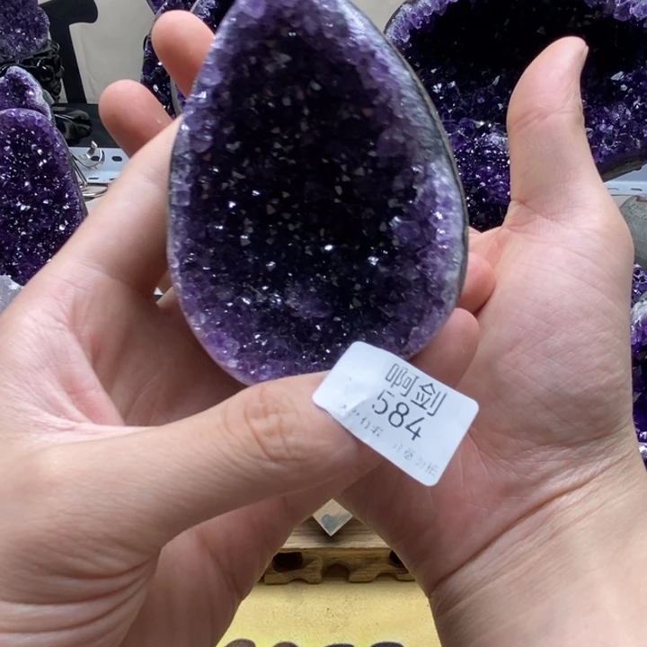 L***e未镶嵌紫晶大型摆件（非配饰）