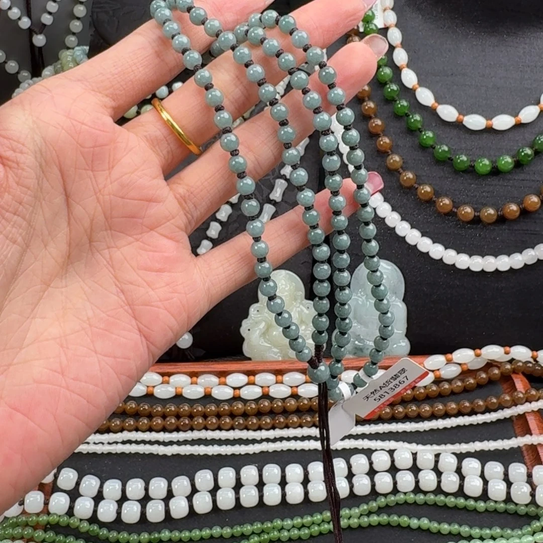 翡翠未镶嵌颈饰A货