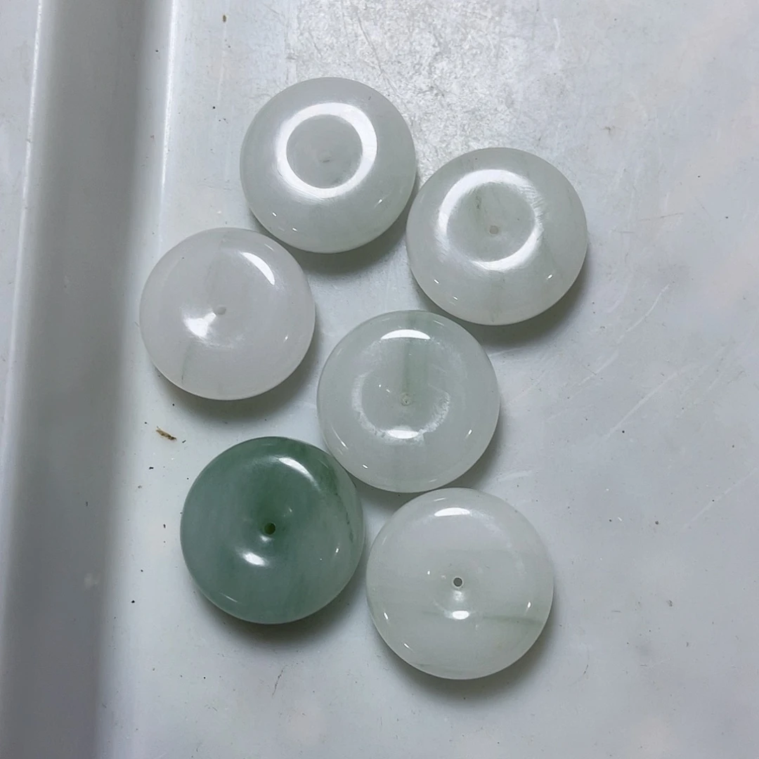 石英质玉颈饰未镶嵌