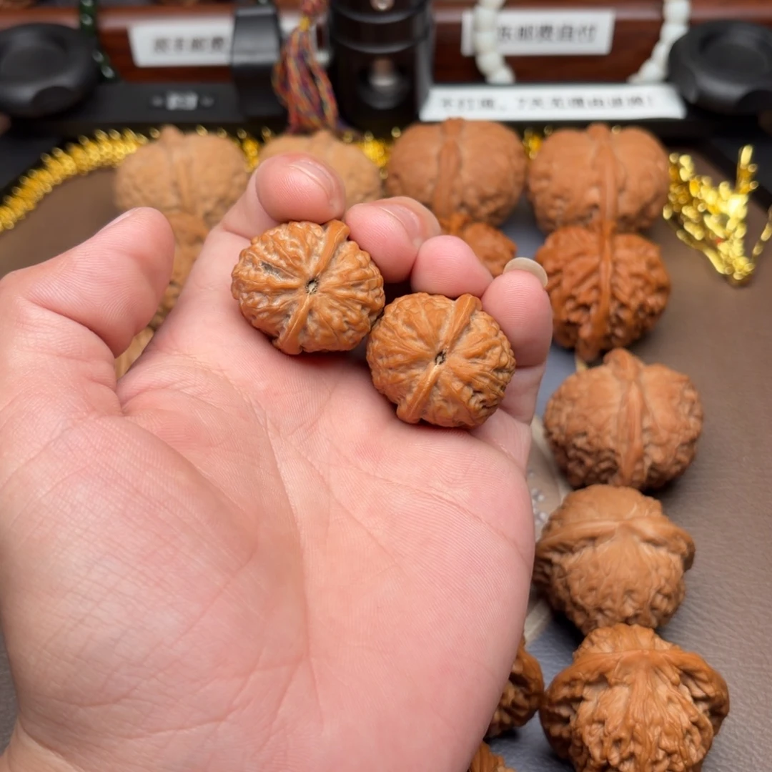 軕***川把件文玩核桃野生独家狮子头