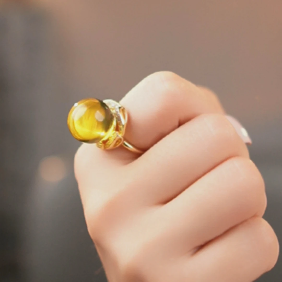 夏歌珠宝-墨西哥天然蓝珀13+净水戒指气质轻奢时尚镶嵌精致可调节