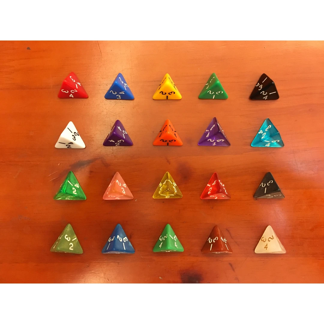 桌游游戏道具三角色骰子彩色筛子数字色子4面色子