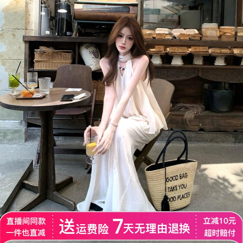 2025新款新中式无袖挂脖连衣裙子女夏季温柔风法式气质巨好看套装