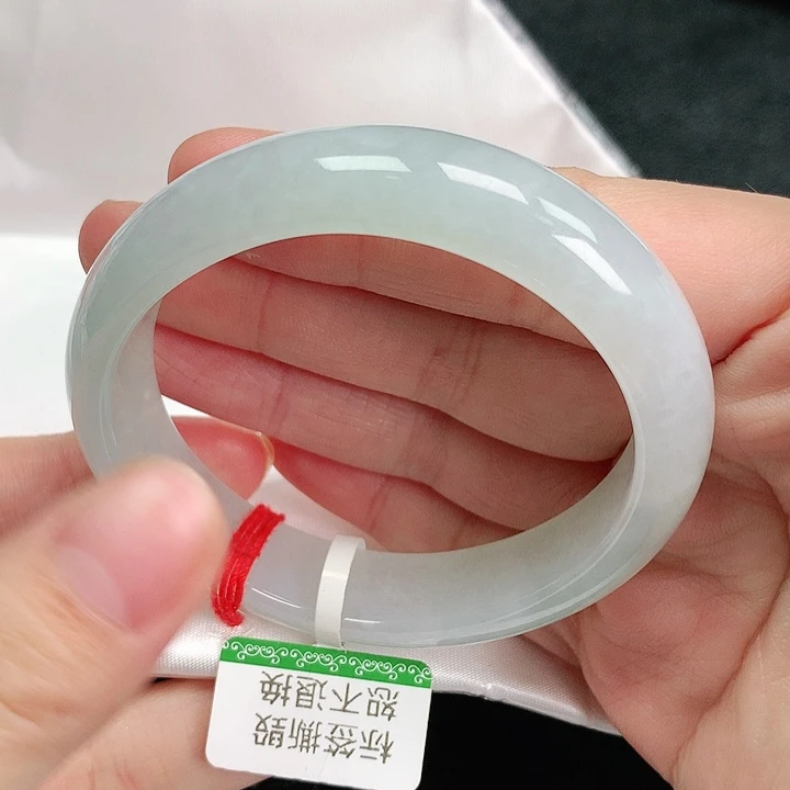 【闪购商品】翡翠手镯未镶嵌55贵妃