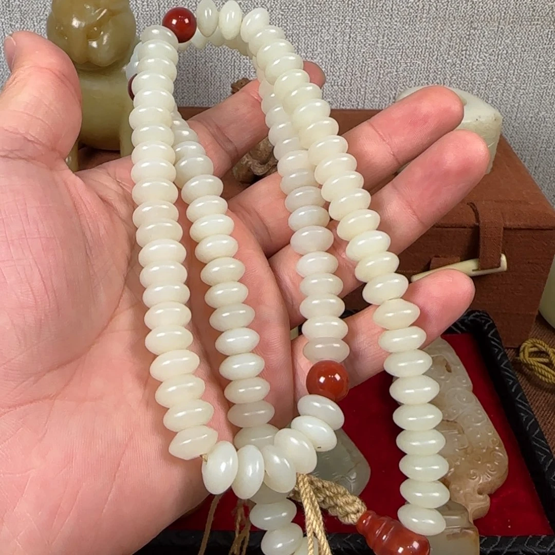 人***短非常精美的脖挂件