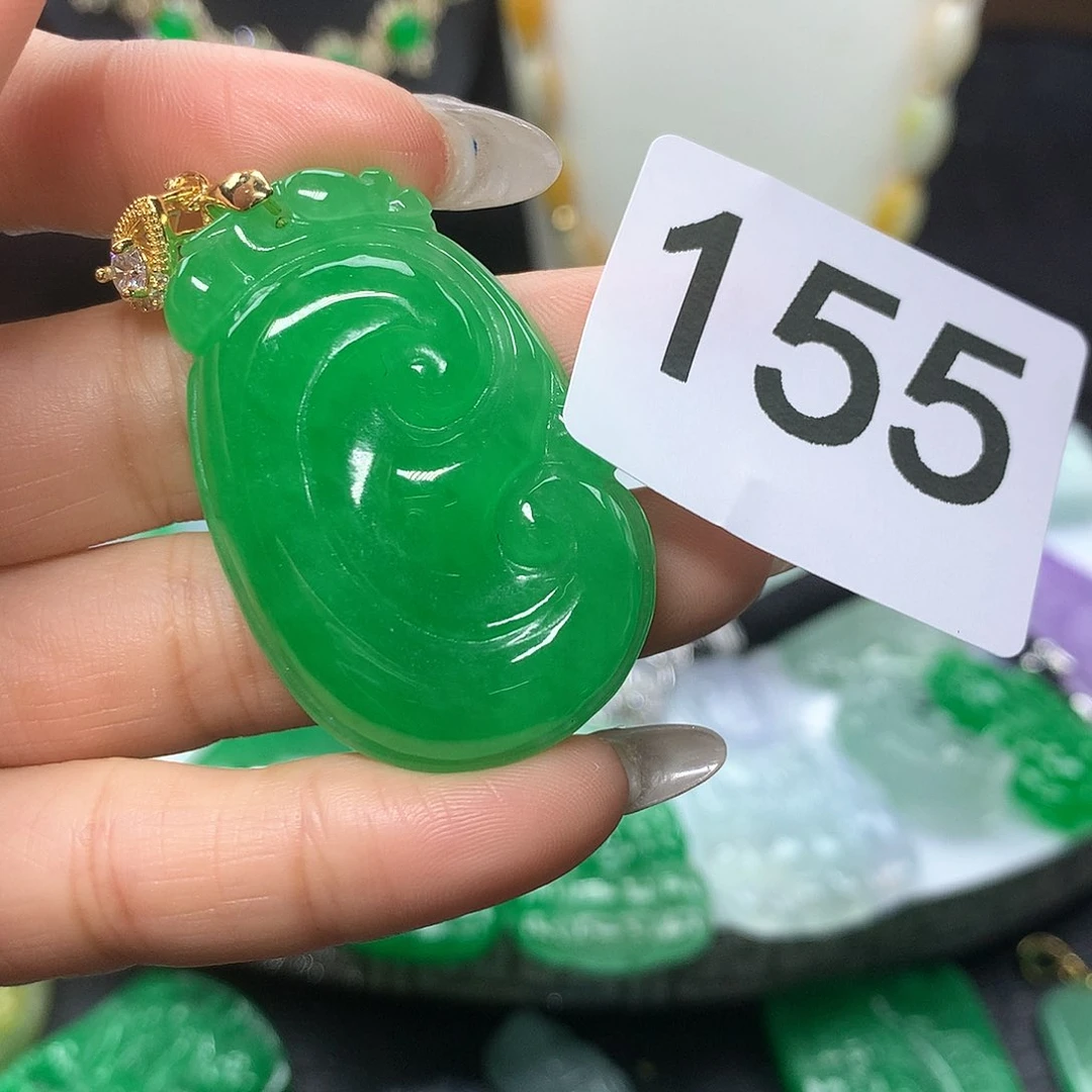 翡翠吊坠(赠链)未镶嵌