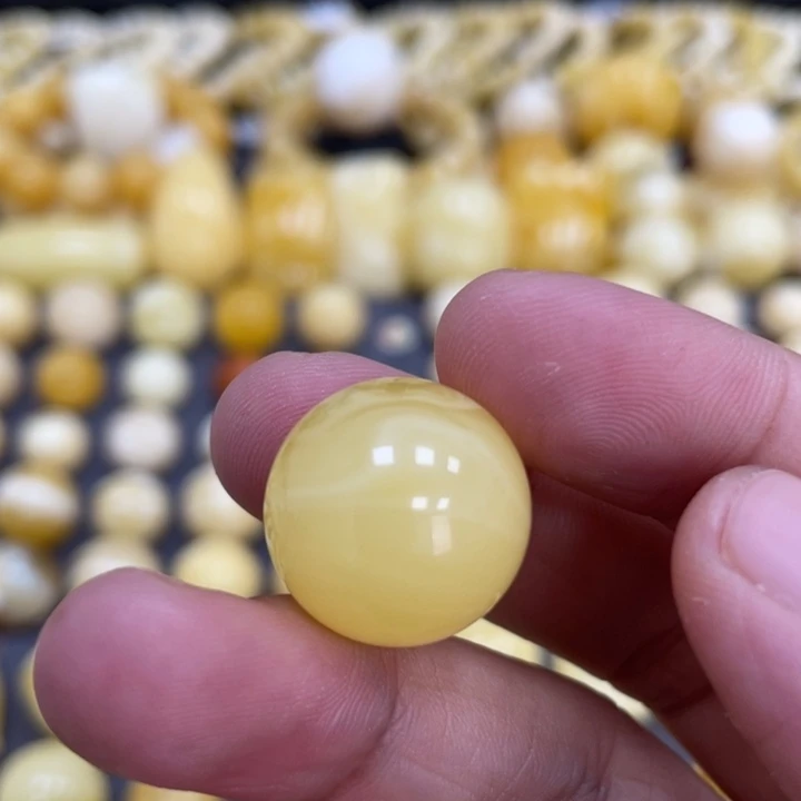 蜜蜡未镶嵌裸石18mm