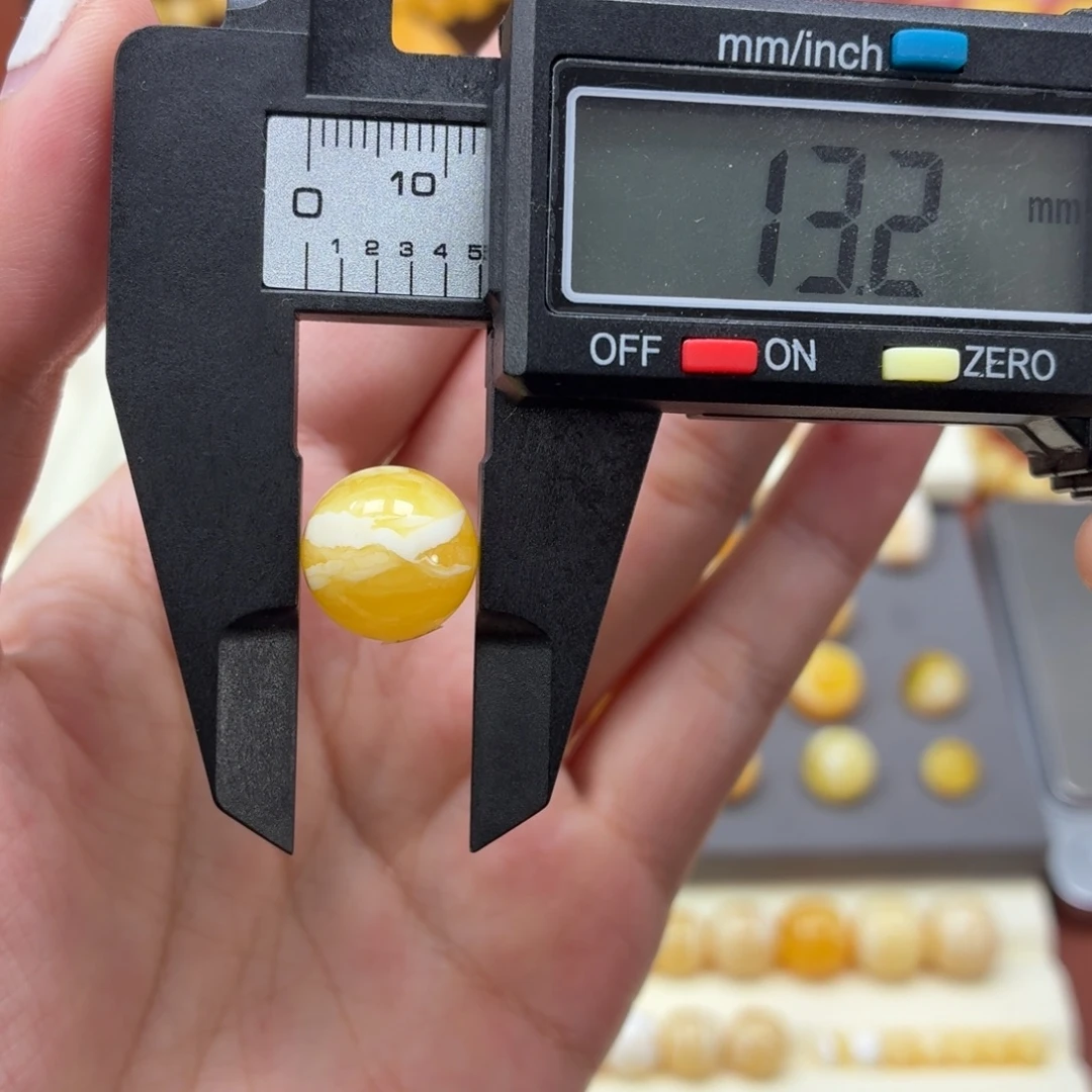 琥珀未镶嵌珠宝奇石焦皮橘白圆珠13mm