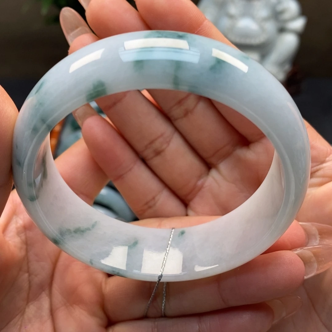 翡翠手镯未镶嵌天然