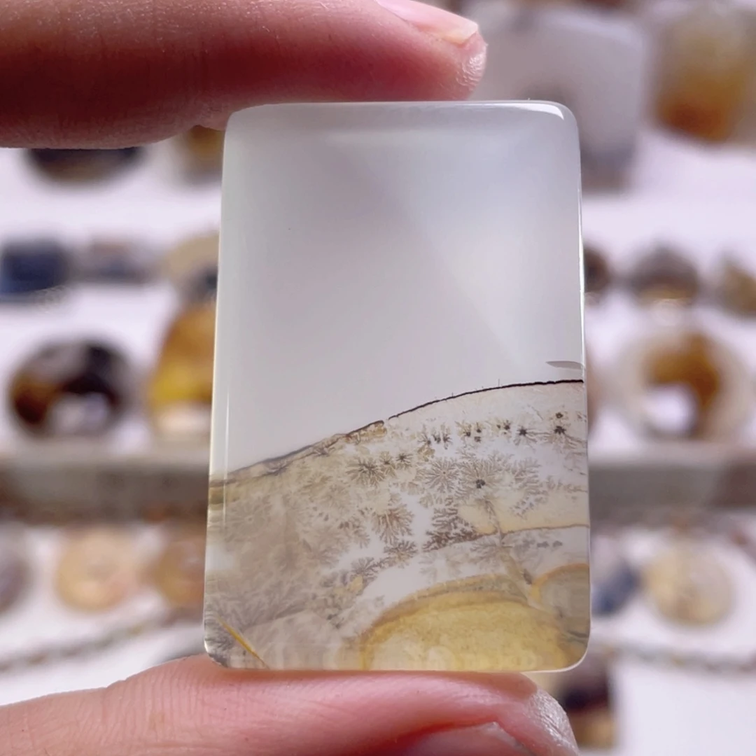 玛瑙/玉髓未镶嵌珠宝奇石