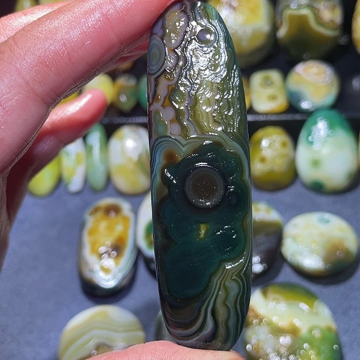 玛瑙/玉髓未镶嵌珠宝奇石