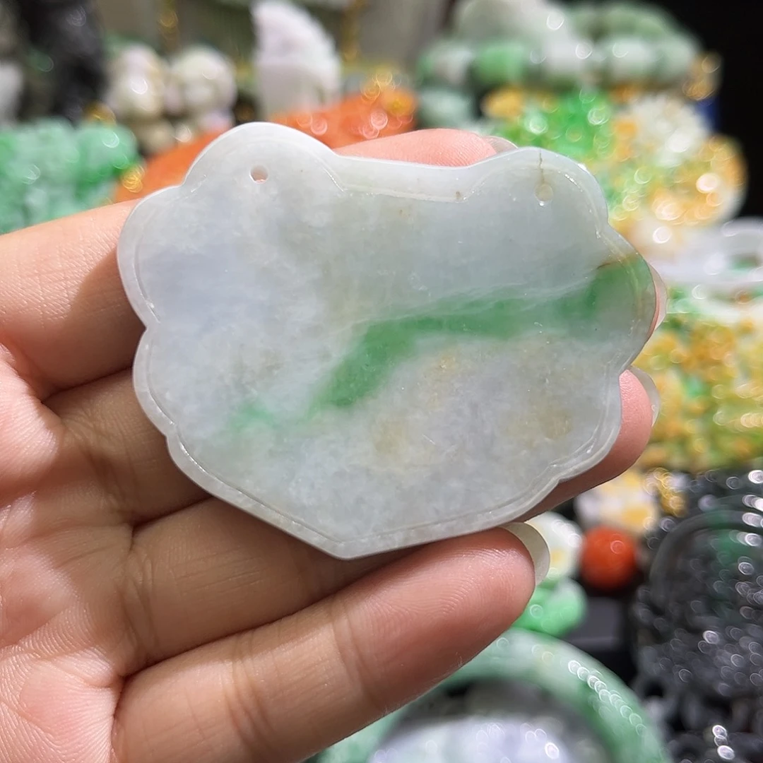 翡翠未镶嵌颈饰待编织