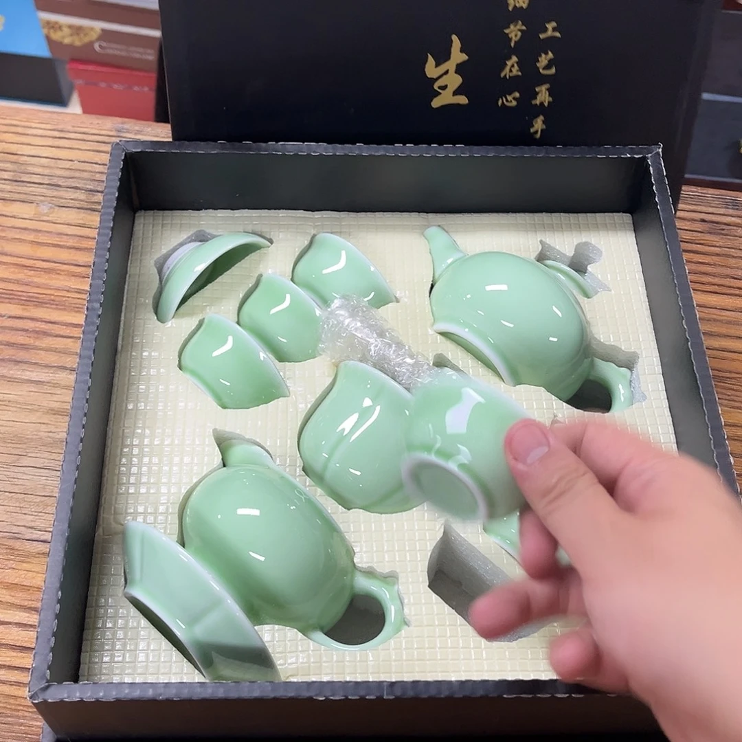 孤品茶具套装等。